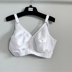 Playtex Full Figure 44DD 44F 18 Hour Wireless White Floral Lace Bra